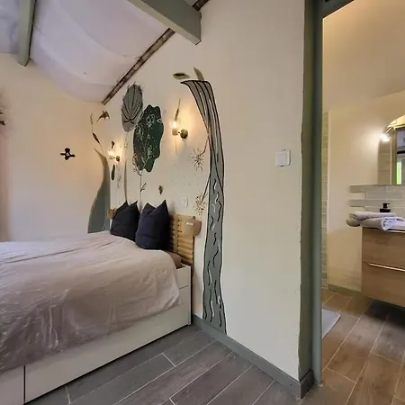 Casa de Férias Retraite Paisible En Maisonnette Au Bord D'un - Fr-1-839-3 *