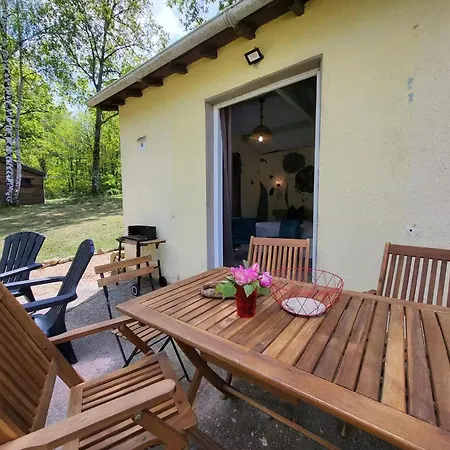 Casa de Férias Retraite Paisible En Maisonnette Au Bord D'un - Fr-1-839-3 La Coquille