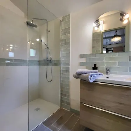 Retraite Paisible En Maisonnette Au Bord D'un - Fr-1-839-3 Casa de Férias